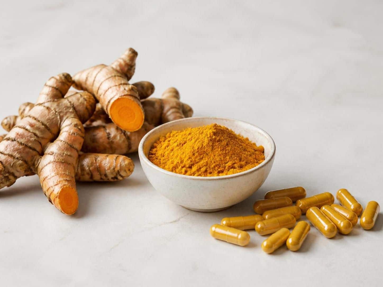 découvrez les dangers potentiels du curcuma pour la santé, ses effets secondaires possibles et les précautions à prendre avant de l'utiliser.